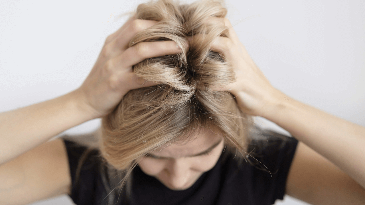 Why Does My Scalp Itch At Night - Symptoms, Causes, Remedy